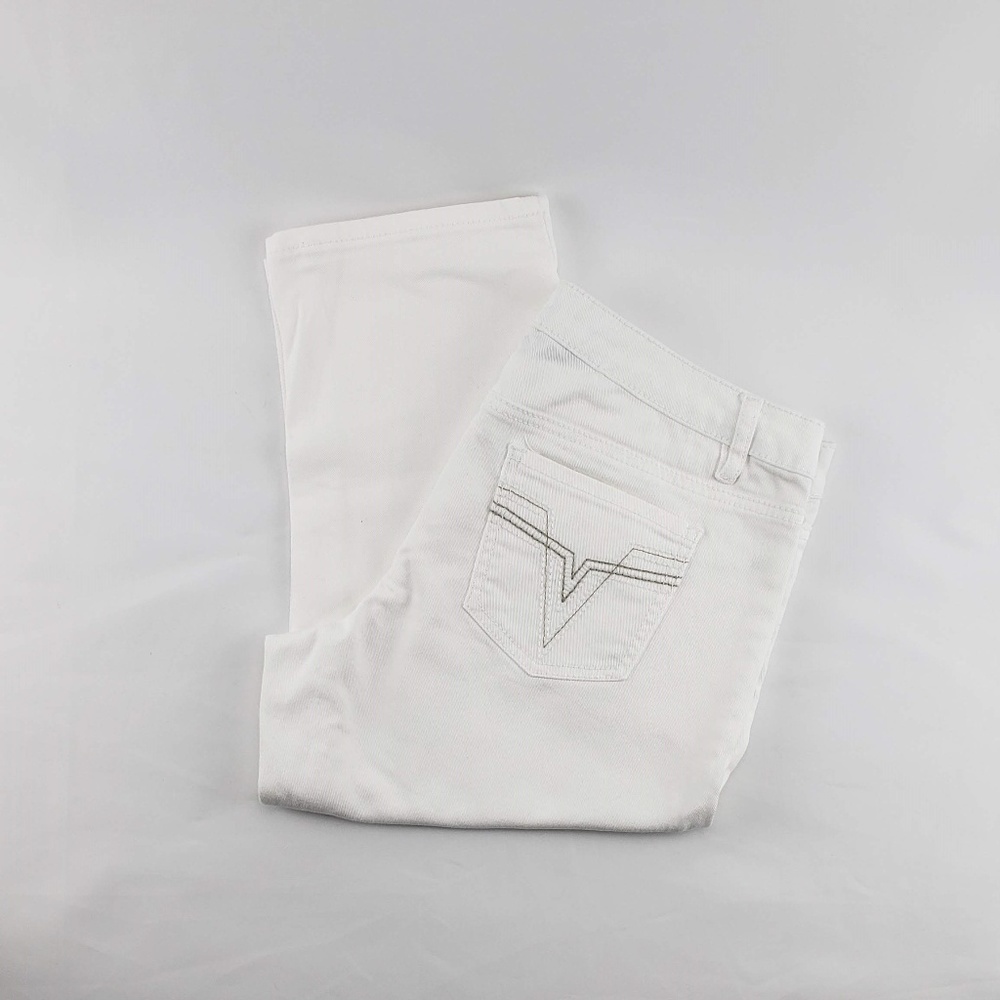 White Mid-Rise Summer Capris